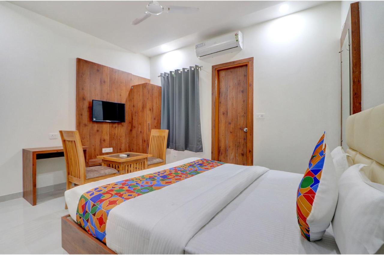 Fabexpress The Regalia Inn Лакхнау Экстерьер фото
